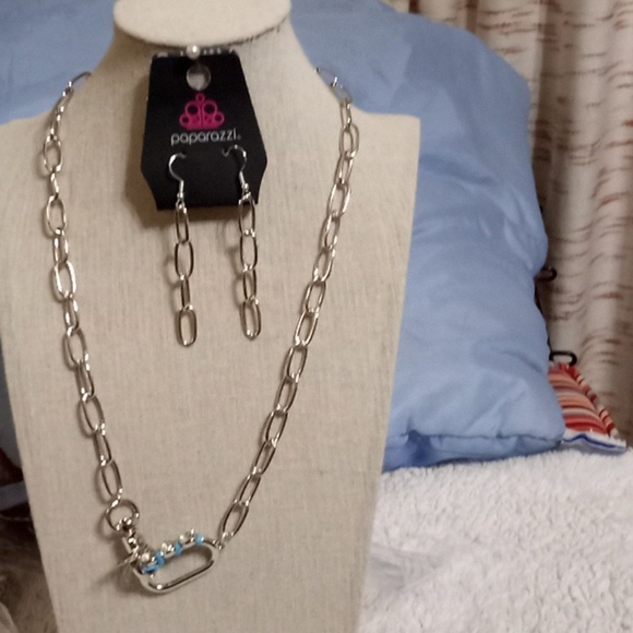 Don't want to Miss a String Blue Necklace with free earrings - Picture 1 of 1